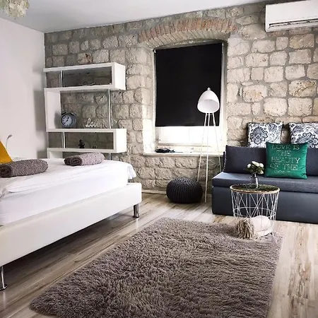 Πανσιόν Klaudija 4*
