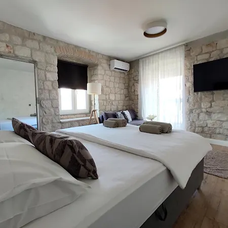 Πανσιόν Klaudija 4*