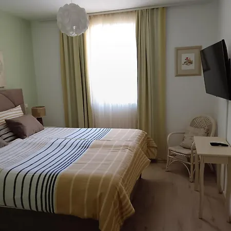 Πανσιόν Klaudija 4*