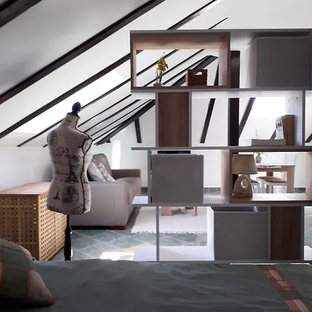 Klaudija トロギール