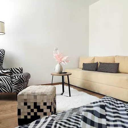 Klaudija トロギール