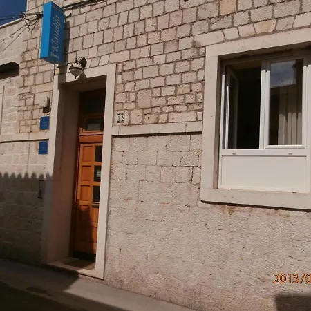 Klaudija Τρογκίρ